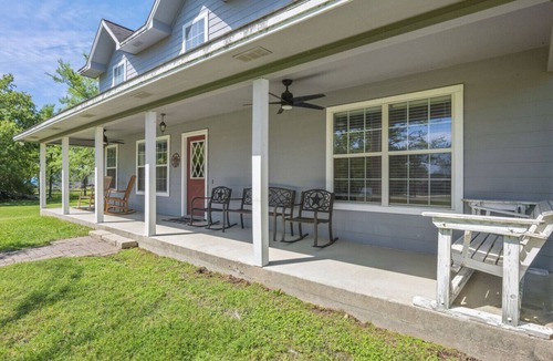 Forest Lakes House | Escape to a peaceful country retreat just minutes from College Station
