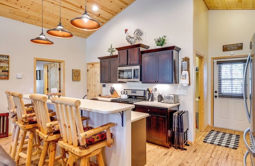 Alpine Cabin | Escape to Alpine! Outstanding Cabin w/Deck & Yard
