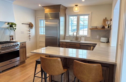 Morris Cottage | Escape to Bantam Lake. Waterfront!