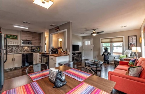 Waco House | Escape to Bear Den Retreat—your private Waco sanctuary just 5 mins from Baylor Whether you're gathering with family, going to the game or chasing Chip & Jo dreams, this Texas stay is where style meets soul.