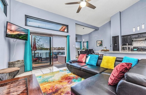 Waterwood Villa | Escape to Dockside -Lakefront Villa on Livingston