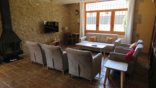 Avinyonet de Puigventos House | Escape to a spacious retreat with garden