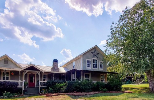 Madison County Other | Escape to Farmhouse on 5 acres, 17 miles from Athens. Screened porch/hot tub.