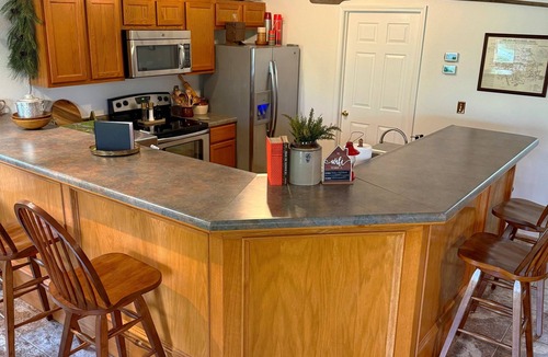 Fredericktown House | Escape to Hahn’s Mill House – A Rustic Riverfront Retreat