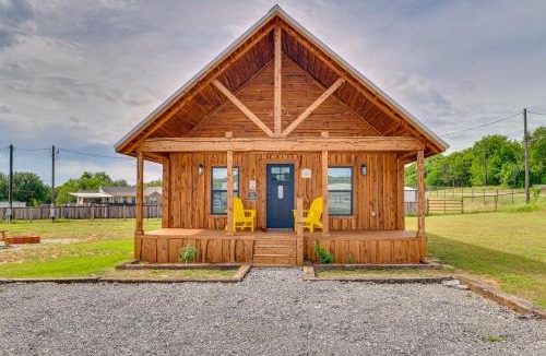 Dennis House | Escape to Lake Granbury! 'Yellow Rose Cabin'