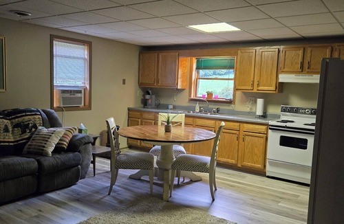 Munson House | Escape to Nature – 2 Bdrm Home on 13 Private Acres near ATV, SSRT trails and PSU