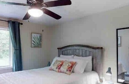 Lansing House | Escape to NY Wine Country !