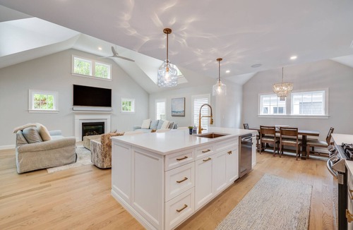 New Seabury House | Escape to our beautiful vacation rental in New Seabury, where luxury and comfort