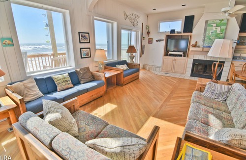 Surf City House | Escape to Papa Jer's for Beachfront Fun