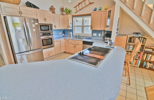 Surf City House | Escape to Papa Jer's for Beachfront Fun