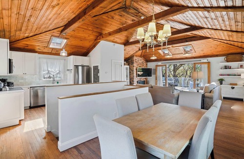 Baiting Hollow House | Escape to Paradise: Steps to Beach & Spacious Deck