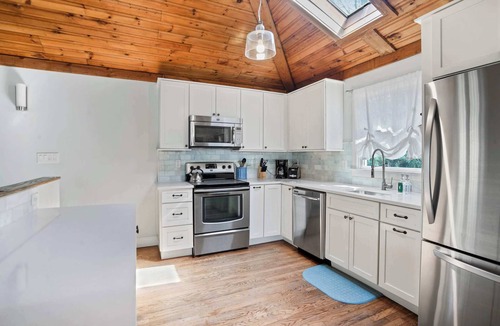 Baiting Hollow House | Escape to Paradise: Steps to Beach & Spacious Deck