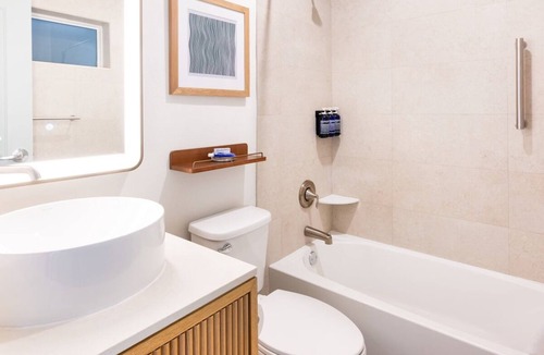 Islamorada Hotel | Escape to Paradise! Beachfront, Outdoor Pool, Near Theater of the Sea