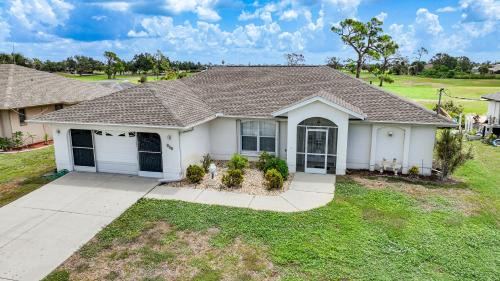 Pebble Beach House | Escape To Paradise in Rotonda West
