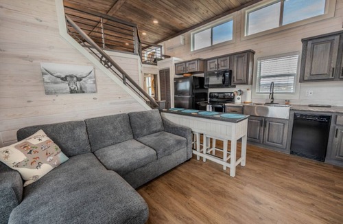 Fredericksburg Resort | Escape to serene country living at Cow-zy Haus in Fredericksburg, TX
