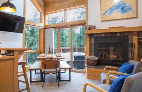Lutsen House | Escape to “Shared Summit” on Minnesota’s North Shore