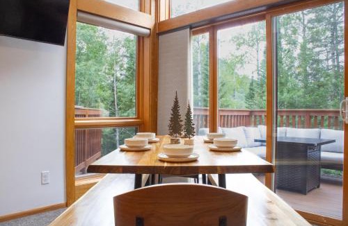 Lutsen House | Escape to “Shared Summit” on Minnesota’s North Shore