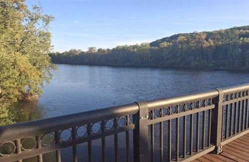 Stockton House | Escape to the comfort and charm of the Murray Wynne House on the canal towpath