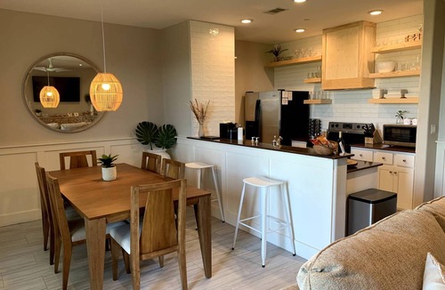 Jonestown Condo | Escape To The Hollows on Lake Travis with golf cart provided