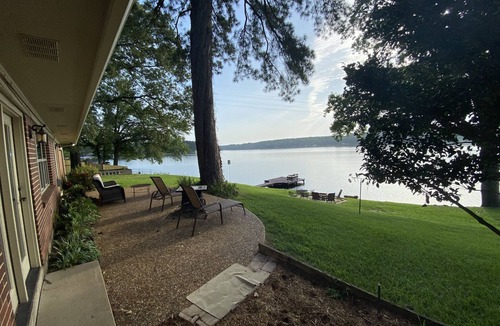 Gladewater House | Escape to the Lake for a Hidden Gem. Magnificent lake side setting.
