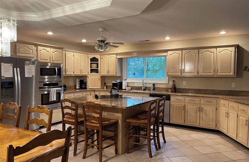 Soddy-Daisy House | Escape to the Lake: Spacious Lakefront House-Relax-Rejuvenate