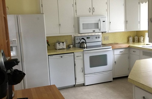 Durhamville House | Escape To The Lake With Family and Friends! Beautiful Home on Oneida Lake!