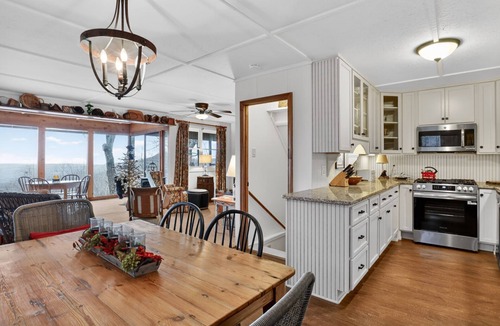 Tate House | Escape to the mountains in this cozy yet luxurious 3-bedroom, 2-bath retreat tucked away in the gated Bent Tree community of Jasper, GA!