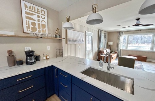 Thayer House | Escape to The Riverfront Hideaway