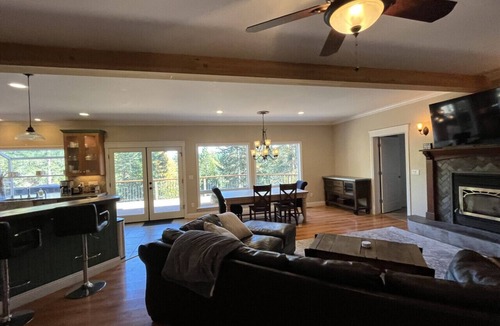 Alta House | Escape to the Woods, Lux & Fun!