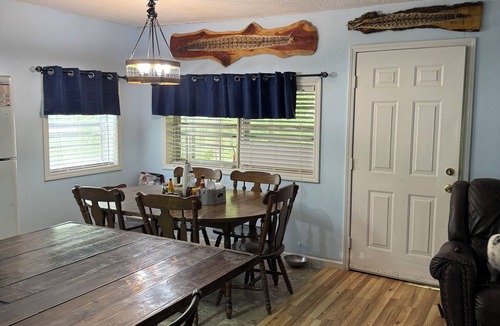 Coffeeville House | Escape to this perfect 3BR, 2BA spacious lakeside cabin!