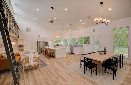 Austin House | Escape to this spacious and serene 3-acre home!