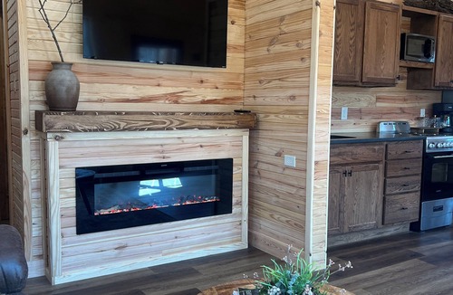 Pettigrew Cabin | Escape to Timber Ridge~ Cozy + Fire Pit +Wrap around Porch