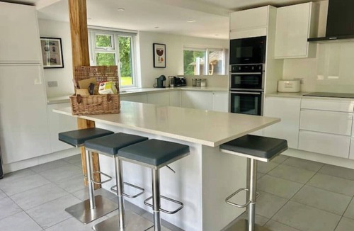 Charing House | Escape to Tranquil Rustic Place