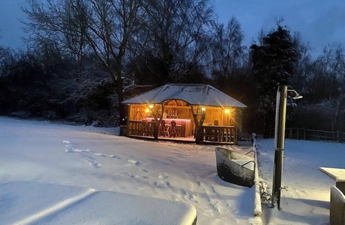 Charing House | Escape to Tranquil Rustic Place