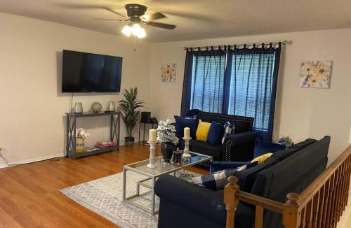 Charlotte House | Escape to Tranquility in our Spacious 4-Bedroom Retreat