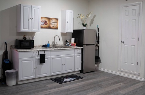 Del Mar Apartment | Escape to your cozy Corpus Christi retreat!