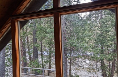 Strawberry Cabin | Escape to your cozy 3-bedroom cabin near South Lake Tahoe