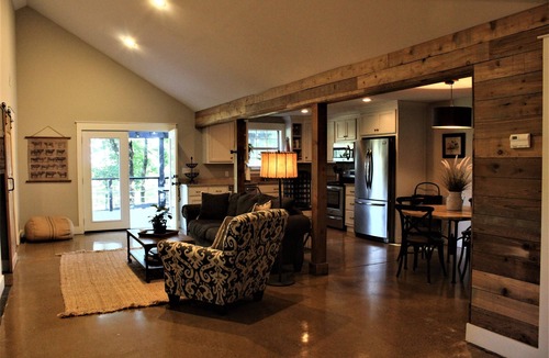 Lookout Mountain Cottage | Escape to your cozy 2-bedroom cottage, just a hop away from Rock City
