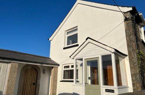 Llanrhystud House | Escapism Wales Garthowen