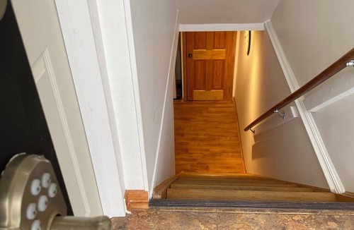 Dundas Apartment | Escarpment Dwelling!
