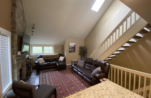 Collingwood House | Escarpment Escape