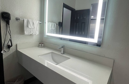 Kit Carson Hotel | Escondido Lodge