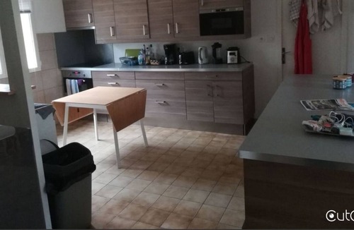 Bout des paves-Chene des Anglais House | Eseka appart located near several amenities