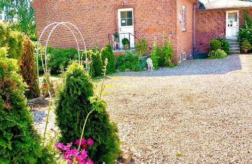 Vaerlose Bed & Breakfast | Esmaralda's Bed & Breakfast