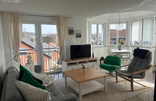 Ebersbach-Musbach Apartment | Esmeralda Penthouse -Eat.Stay.Repeat.