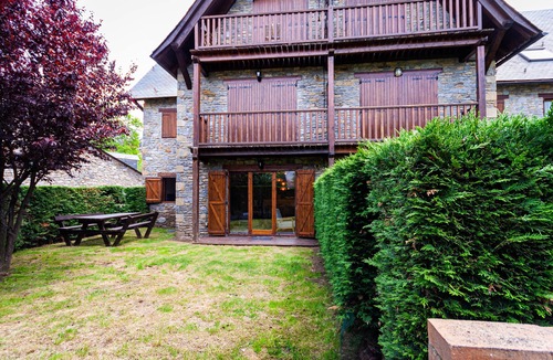 Salardu Apartment | Espacioso Apartamento con Jardín en Salardú