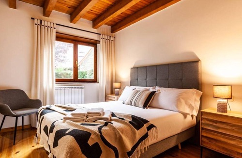 Salardu Apartment | Espacioso Apartamento con Jardín en Salardú