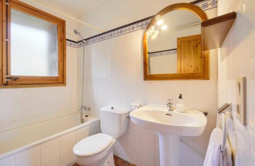Pardines Apartment | Espaiós apartament en família