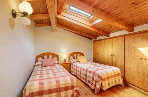 Pardines Apartment | Espaiós apartament en família