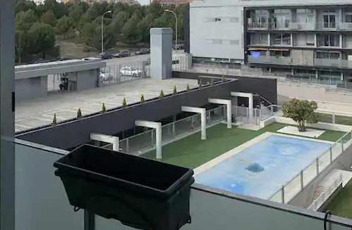 Villa de Vallecas Apartment | Espectacular apartamento con piscina y garaje.